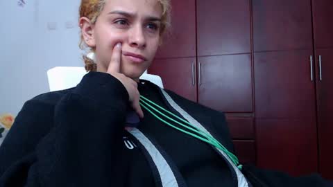 Sara  Juan online show from July 2026 03:00:02 AM