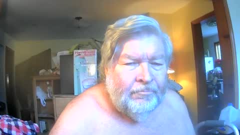 Snapshot of bear8620 chatting on June 2026 10:24:02 AM bear online show from June 2026 10:24:02 AM