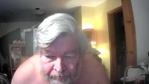 Snapshot of bear8620 chatting on June 2026 05:54:02 AM bear online show from June 2026 05:54:02 AM