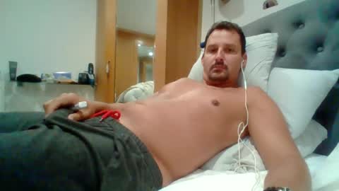 Snapshot of bearboudior chatting on June 2026 12:04:02 PM bearboudior online show from June 2026 12:04:02 PM