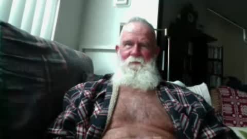 Snapshot of beardbushy chatting on June 2026 05:15:01 PM beardbushy online show from June 2026 05:15:01 PM