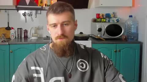 Snapshot of bearded_legend chatting on December 2024 08:37:01 PM Zeus online show from December 2024 08:37:01 PM