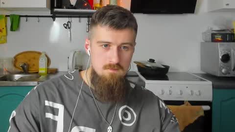 Snapshot of bearded_legend chatting on January 2025 09:18:02 PM Zeus online show from January 2025 09:18:02 PM