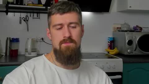 Snapshot of bearded_legend chatting on October 2025 10:17:01 PM Zeus online show from October 2025 10:17:01 PM