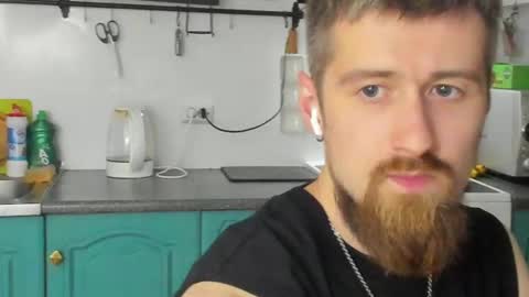 Snapshot of bearded_legend chatting on June 2026 09:50:01 PM Zeus online show from June 2026 09:50:01 PM