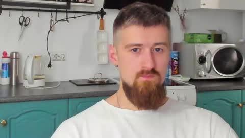 Snapshot of bearded_legend chatting on July 2026 08:29:02 AM Zeus online show from July 2026 08:29:02 AM