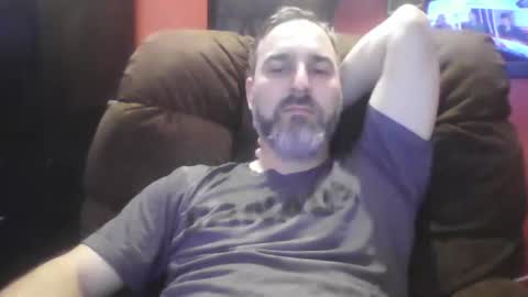 Snapshot of beardedambition chatting on December 2024 10:45:01 PM beardedambition online show from December 2024 10:45:01 PM