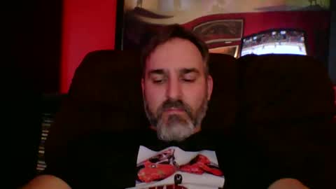 Snapshot of beardedambition chatting on November 2025 01:48:01 AM beardedambition online show from November 2025 01:48:01 AM