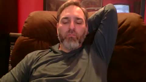 Snapshot of beardedambition chatting on November 2025 02:36:01 AM beardedambition online show from November 2025 02:36:01 AM