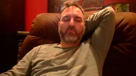 Snapshot of beardedambition chatting on December 2025 03:56:02 AM beardedambition online show from December 2025 03:56:02 AM