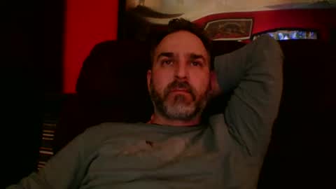 Snapshot of beardedambition chatting on December 2025 03:00:01 AM beardedambition online show from December 2025 03:00:01 AM