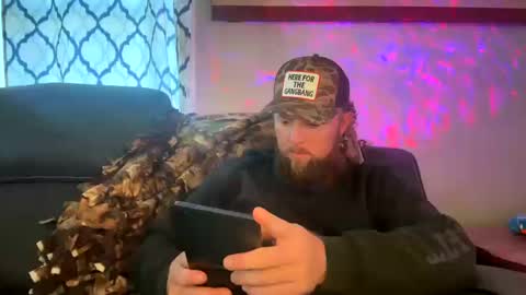 Snapshot of beardedstud4u chatting on October 2025 02:16:02 PM beardedstud4u online show from October 2025 02:16:02 PM