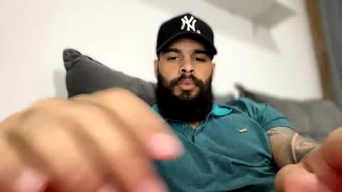 Min online show from October 2025 05:28:01 AM