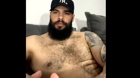 Snapshot of beardmax chatting on October 2025 06:48:01 AM Min online show from October 2025 06:48:01 AM