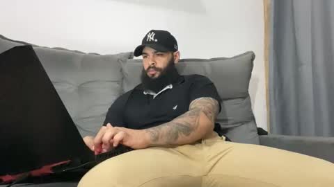 Min online show from November 2025 12:22:01 AM