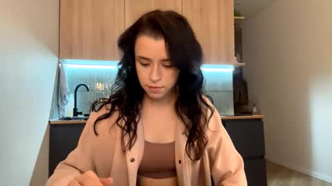 Snapshot of beatriceesmond chatting on October 2025 07:09:01 AM Katie online show from October 2025 07:09:01 AM
