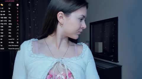 Beatrix or Triss3 online show from September 2025 06:17:01 AM