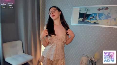 Beatrix or Triss3 online show from September 2025 07:28:01 PM