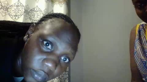 Snapshot of beautie699392 chatting on February 2025 09:59:01 PM Lil stunner online show from February 2025 09:59:01 PM