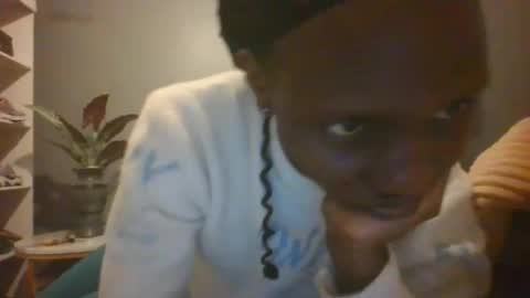 Snapshot of beautie699392 chatting on September 2025 06:51:02 PM Lil stunner online show from September 2025 06:51:02 PM