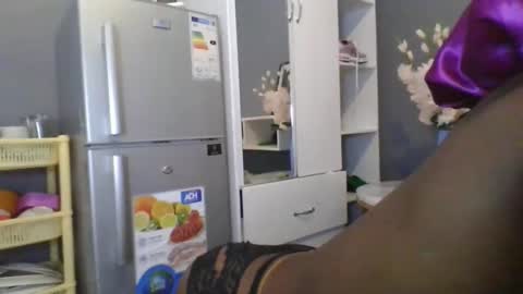 Snapshot of beautie699392 chatting on December 2025 06:50:01 PM Lil stunner online show from December 2025 06:50:01 PM