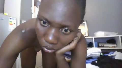 Snapshot of beautie699392 chatting on December 2025 06:59:02 PM Lil stunner online show from December 2025 06:59:02 PM