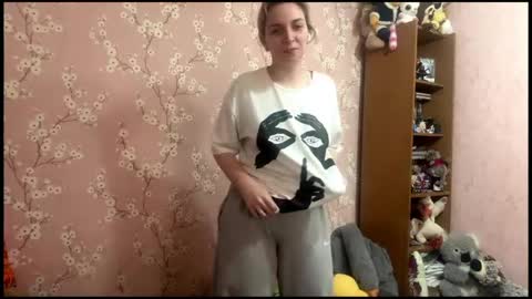 Mia online show from April 2026 08:02:02 AM