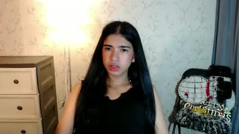 Snapshot of beautifultrixie chatting on December 2025 04:01:02 PM TRIXIE online show from December 2025 04:01:02 PM