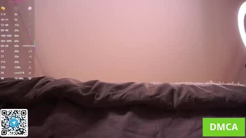 Polly  online show from November 2025 06:30:01 PM