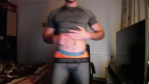 Snapshot of beauty_hard_beast chatting on September 2025 01:08:02 AM Mia and Jake online show from September 2025 01:08:02 AM