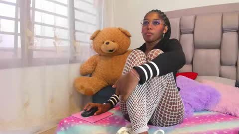 Snapshot of beauty_luci chatting on October 2025 10:08:01 PM beauty_luci online show from October 2025 10:08:01 PM