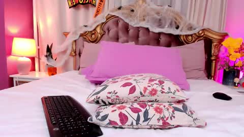 Snapshot of beauty_luna18 chatting on November 2025 06:30:01 PM Luna online show from November 2025 06:30:01 PM