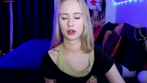 beauty Sasha online show from October 2025 06:08:01 PM