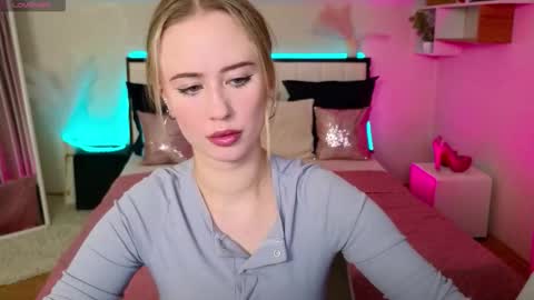 beauty Sasha online show from November 2025 03:25:02 PM