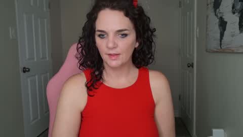 Snapshot of beautybetty666 chatting on December 2024 07:14:01 PM Betty online show from December 2024 07:14:01 PM