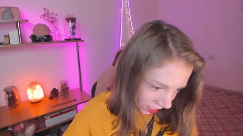 Snapshot of beautyeliise chatting on February 2025 02:24:01 PM Eliise online show from February 2025 02:24:01 PM