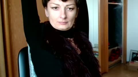 Raluca online show from November 2025 01:44:02 PM