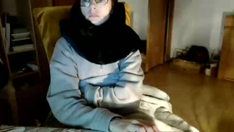 Raluca online show from December 2025 07:32:01 PM