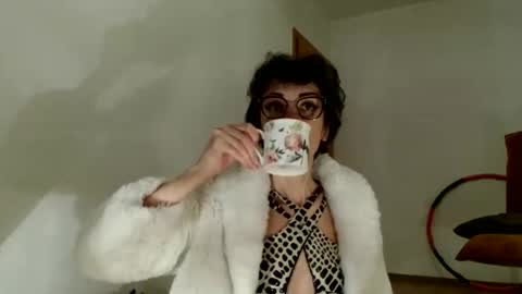 Raluca online show from February 2026 06:17:01 PM