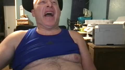 Snapshot of beckster040 chatting on June 2026 07:00:01 AM beckster online show from June 2026 07:00:01 AM