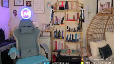 Snapshot of beckthetongue chatting on July 2026 09:42:02 PM Beck the tongue online show from July 2026 09:42:02 PM