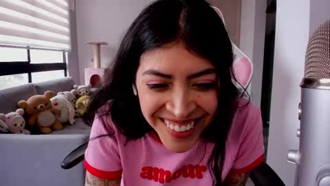 Snapshot of bedroomeyess chatting on March 2025 09:06:02 PM Amber UwU IM MOVING AND IS CRAZY ILL BE BACK VERY SOON 3 MISS YA ALREADY online show from March 2025 09:06:02 PM