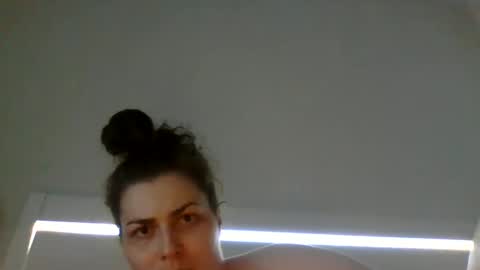 Snapshot of beeinmedeep chatting on December 2024 05:18:02 PM beeinmedeep online show from December 2024 05:18:02 PM