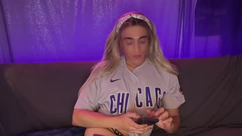 Roxy Runs Far online show from August 2026 08:57:01 AM