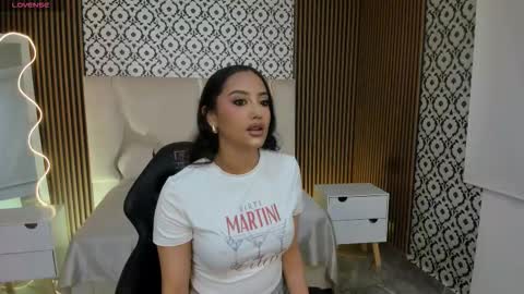 Snapshot of beella_tay1 chatting on October 2025 02:42:02 PM BELLA online show from October 2025 02:42:02 PM