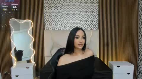 Snapshot of beella_tay1 chatting on November 2025 01:54:02 PM BELLA online show from November 2025 01:54:02 PM