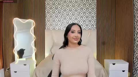 Snapshot of beella_tay1 chatting on November 2025 03:08:02 PM BELLA online show from November 2025 03:08:02 PM