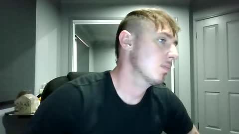 Snapshot of beelzebubxo chatting on October 2025 01:50:02 AM beelzebubxo online show from October 2025 01:50:02 AM