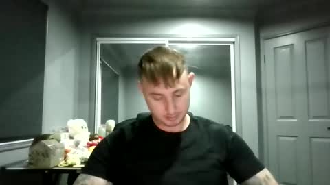 Snapshot of beelzebubxo chatting on November 2025 01:15:02 AM beelzebubxo online show from November 2025 01:15:02 AM