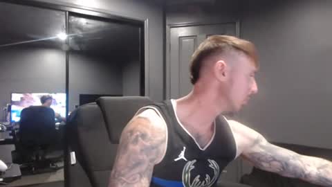 Snapshot of beelzebubxo chatting on June 2026 02:58:02 AM beelzebubxo online show from June 2026 02:58:02 AM